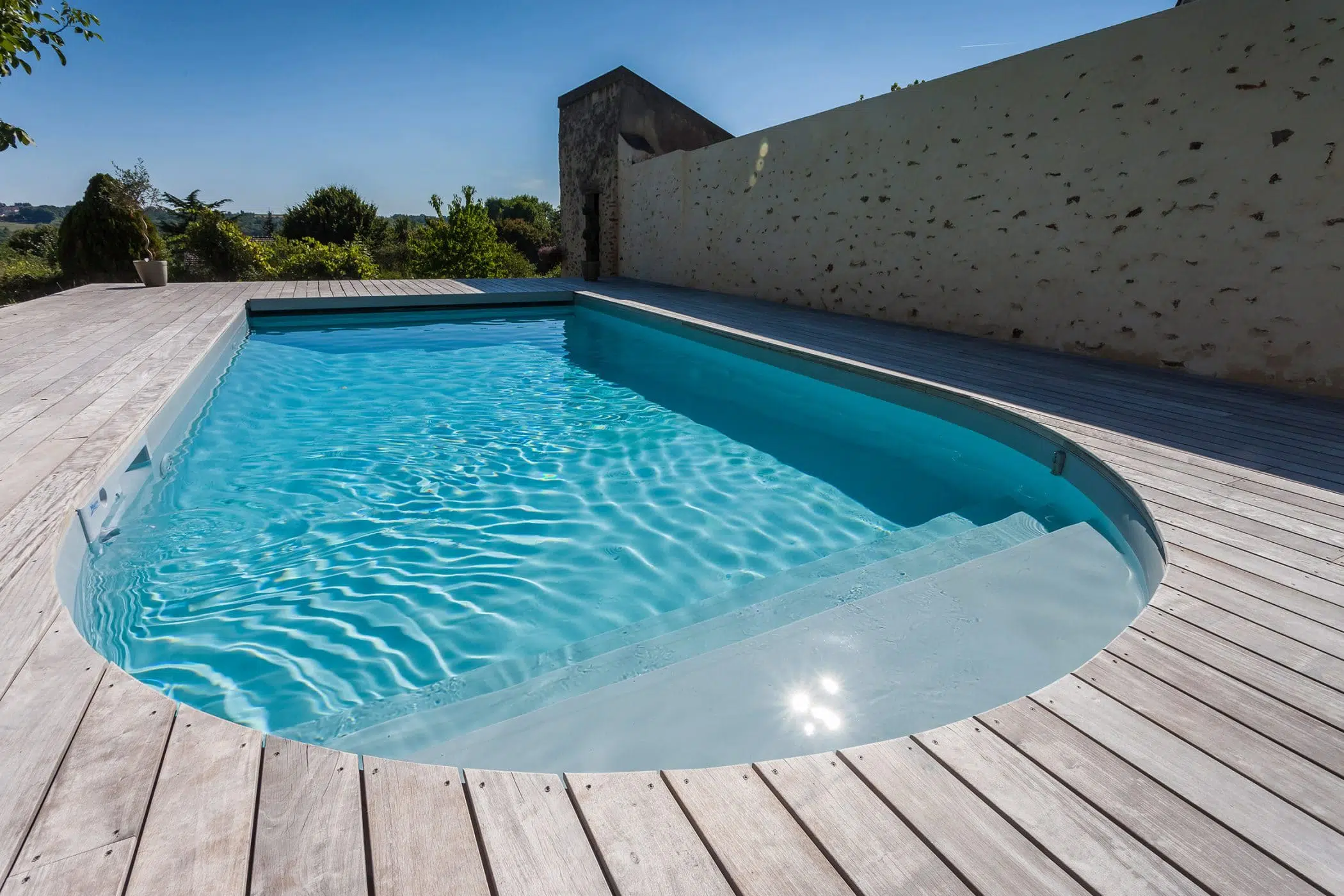 piscines_magiline_forme_arrondie_PiscineBains-3-scaled