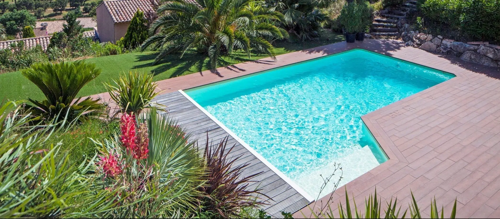 piscines_magiline_escalier_island_ObjectifPiscines-e1614070402251-scaled
