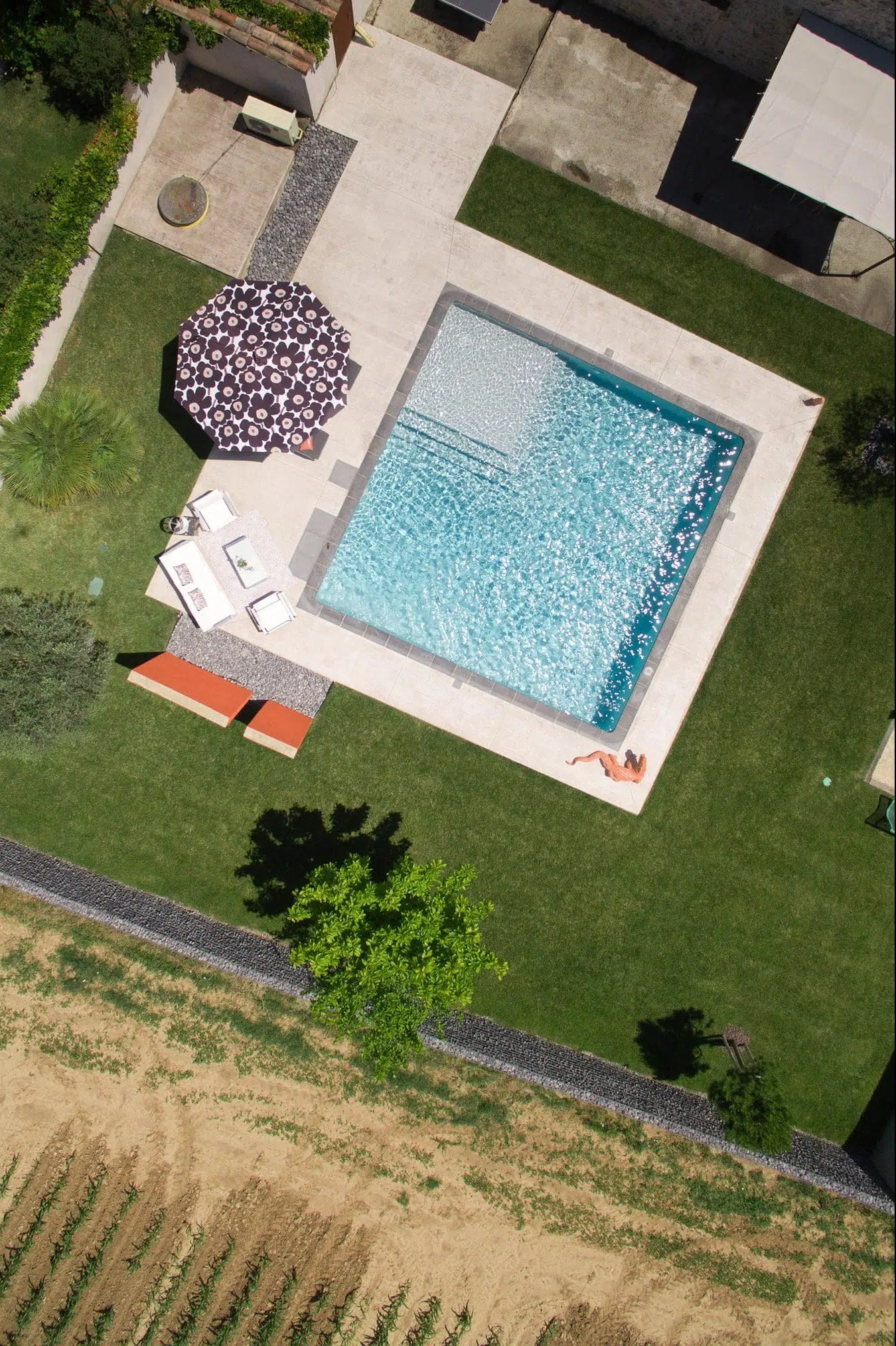 piscines_magilnie_forme_carre_aquareve_Batie_Roland-2-e1614007344985