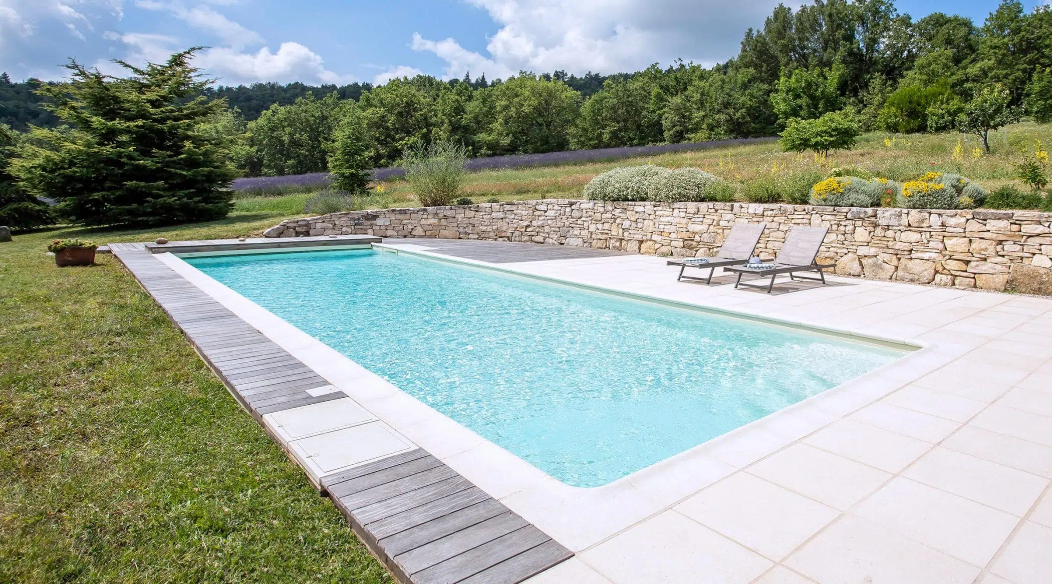 piscines_magiline_forme_xxl_2018-MAGILINE-PROVENCEPISCINES-FREDPIEAU-e1614003010211-scaled