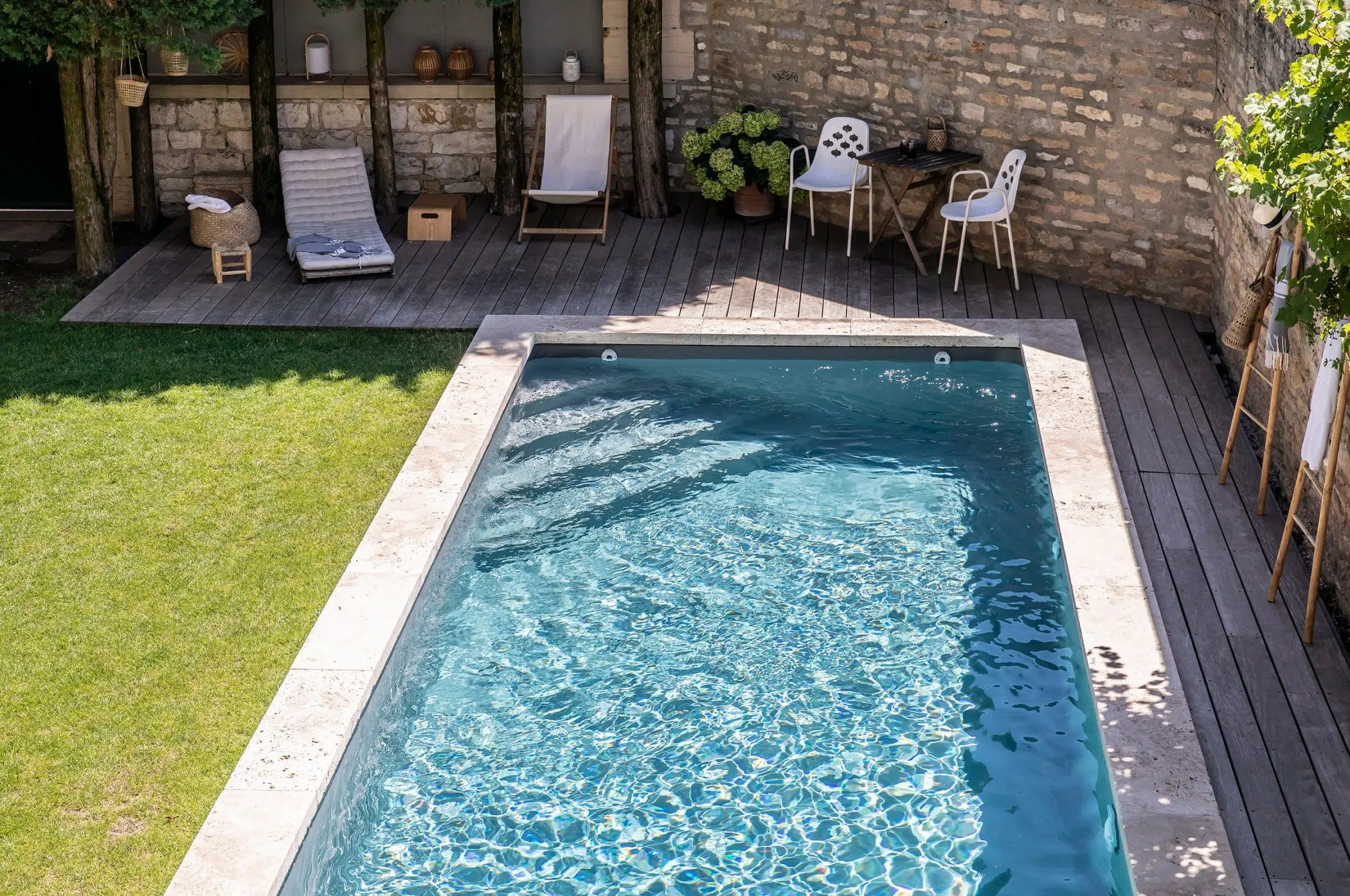 piscines_magiline_escalier_beach_2019-MAGILINE-MATIFLOR-DIJON-_FRED_PIEAU-3747-scaled